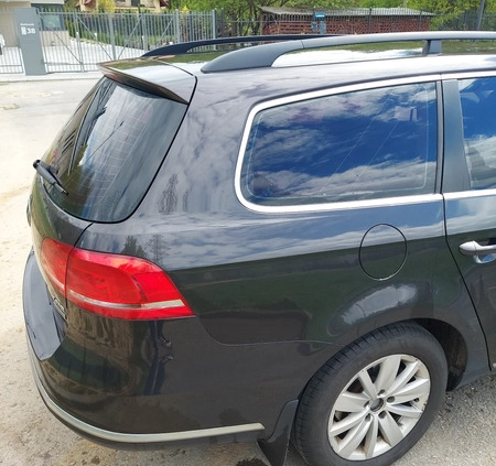 Volkswagen Passat cena 21000 przebieg: 335000, rok produkcji 2011 z Katowice małe 79